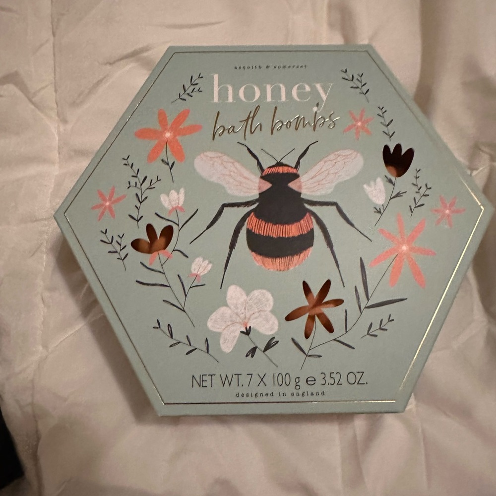 Honey bath bins set new in box